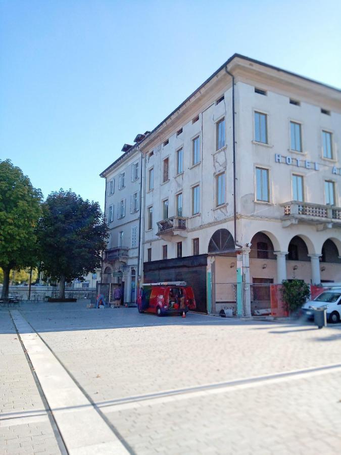 Palazzo Clerici Apartment Luino Ngoại thất bức ảnh